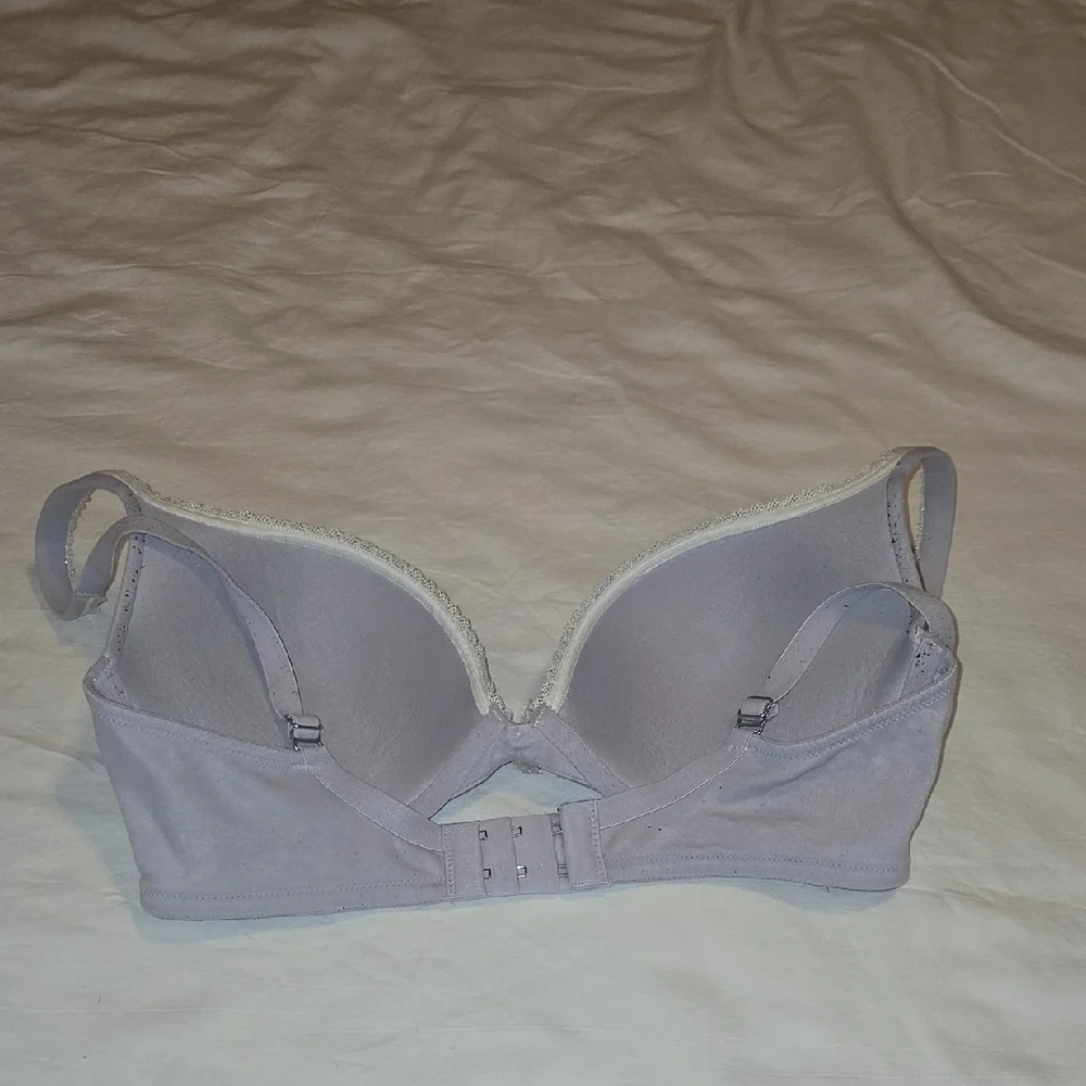 Victoria's Secret Lavander Push Up Bra SIZE 34D - Picture 4 of 8